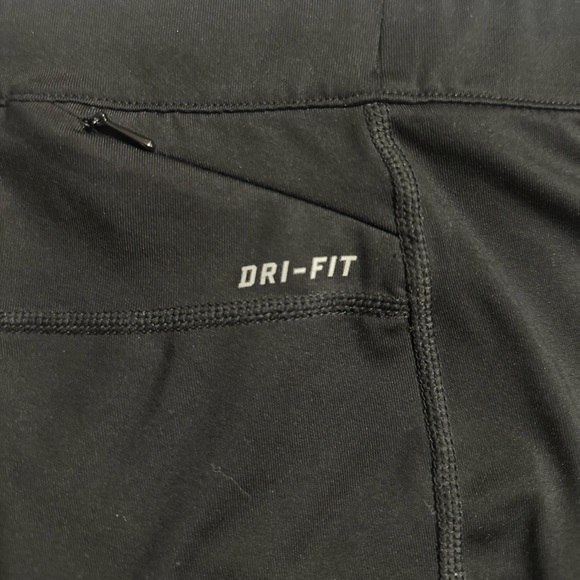 Nike - Picture 2 of 4